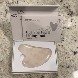 Gua sha tool mount lai
